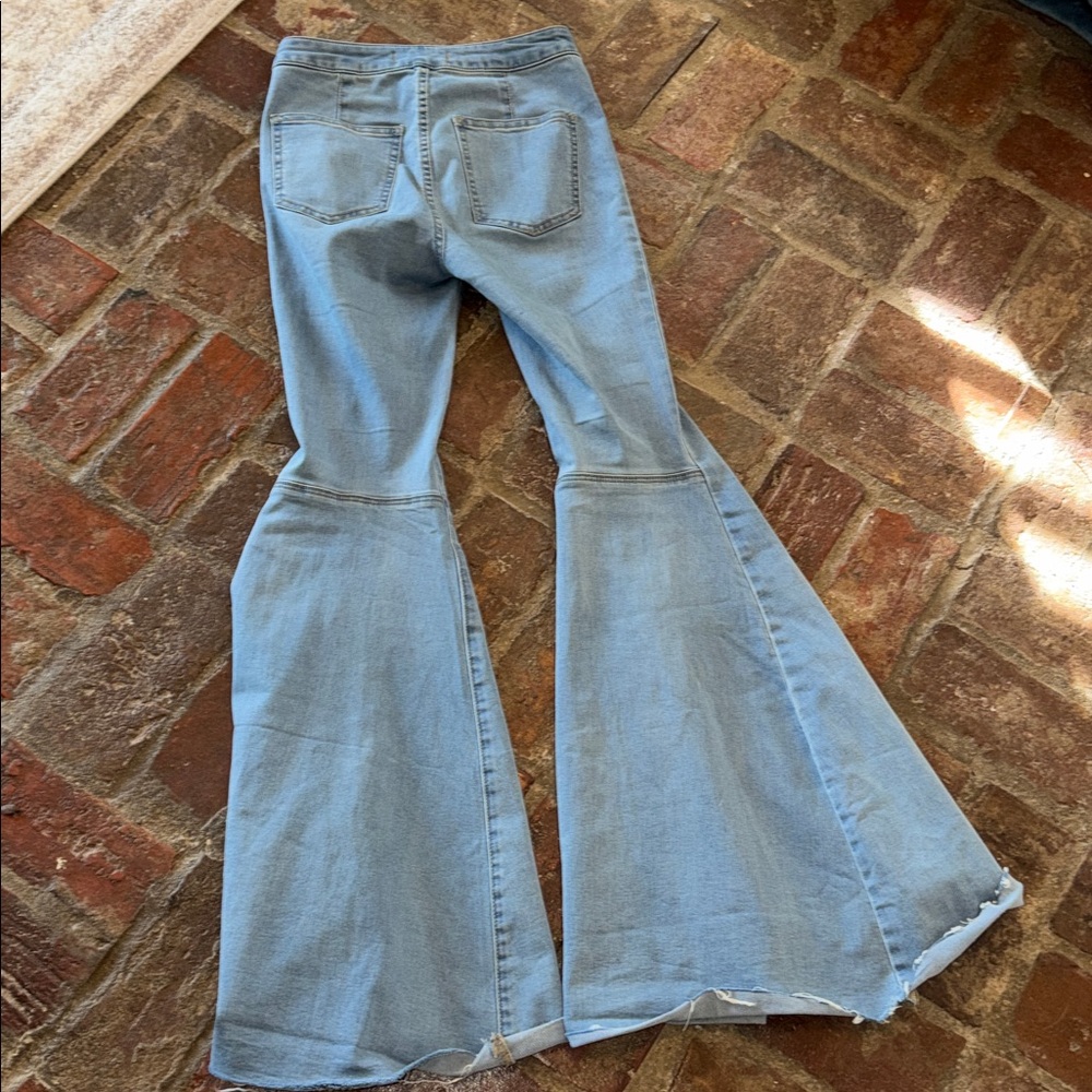 ⭐️Free People Just Float on Flare High Rise Jeans⭐️ - Picture 6 of 7